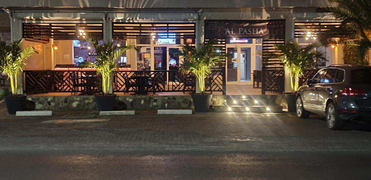 辛普森湾旅行酒店 外观 照片
